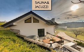 Holiday House Vikend