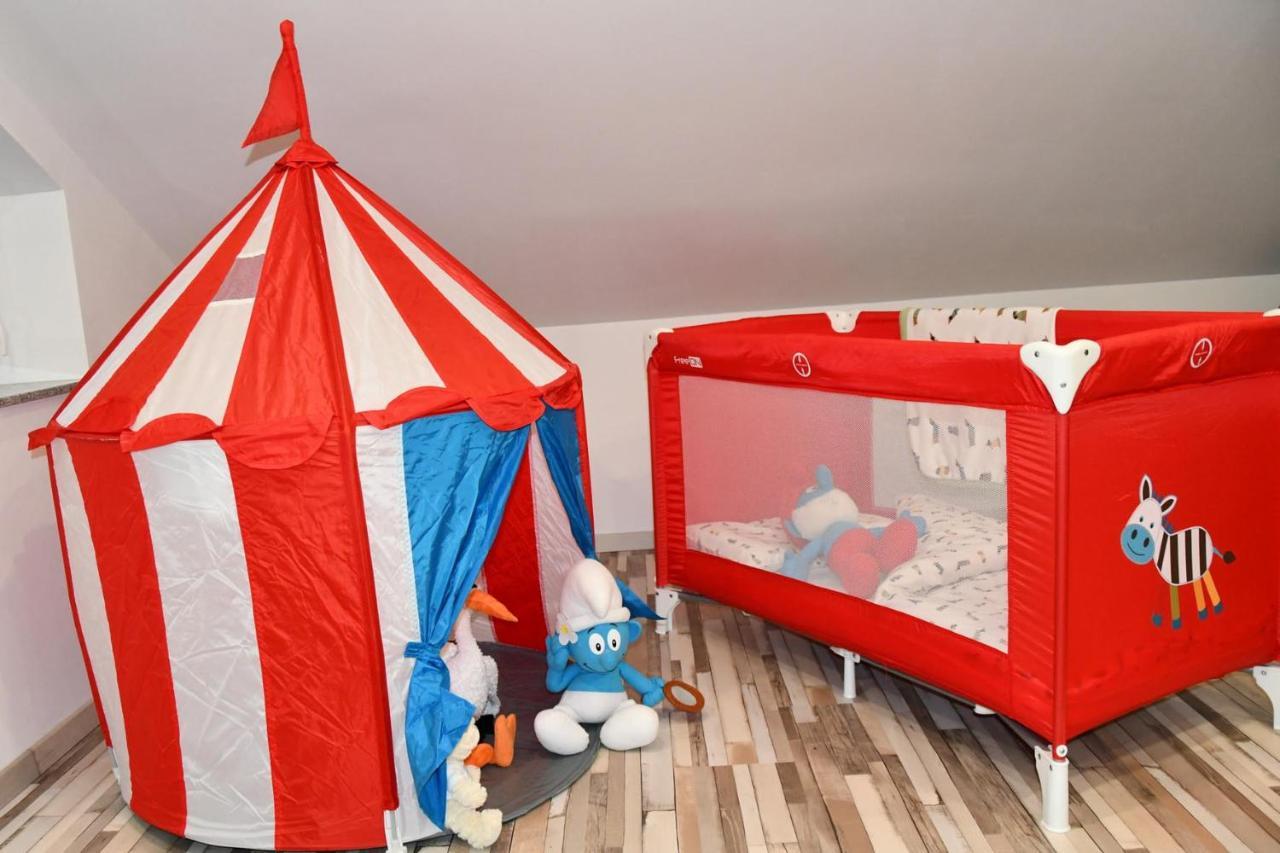 Holiday House Vikend Polzela Esterno foto